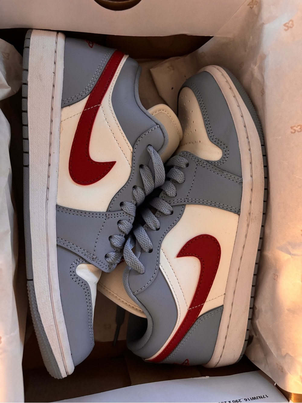 Nike Men’s Low-Top Sneakers in Gray/White with Red Swoosh